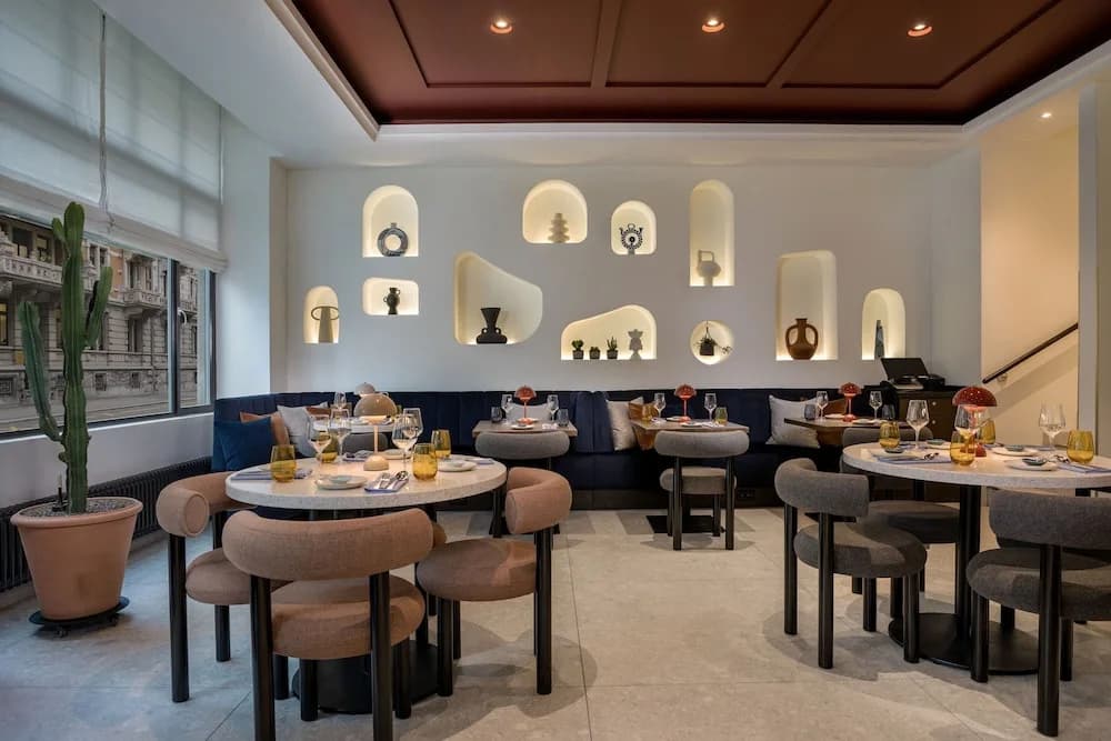 Neues Schloss Privat Hotel Zurich, Autograph Collection