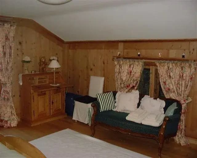 Apartments Villa Surlej