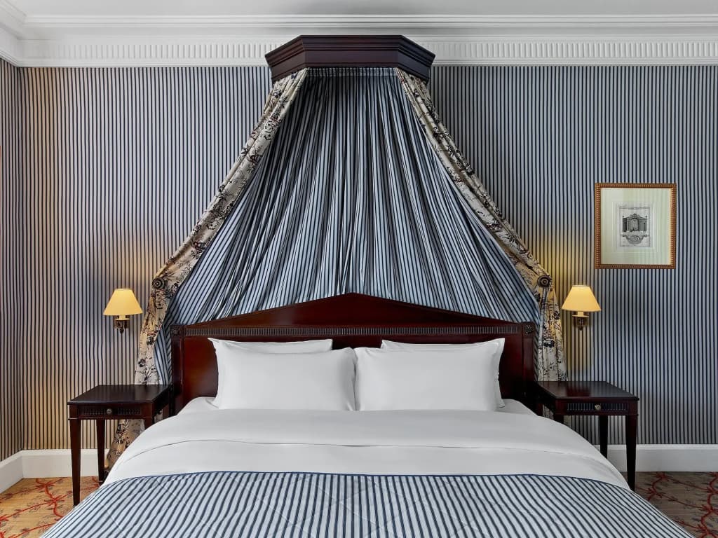 Le Dokhan’s Paris Arc de Triomphe, a Tribute Portfolio Hotel