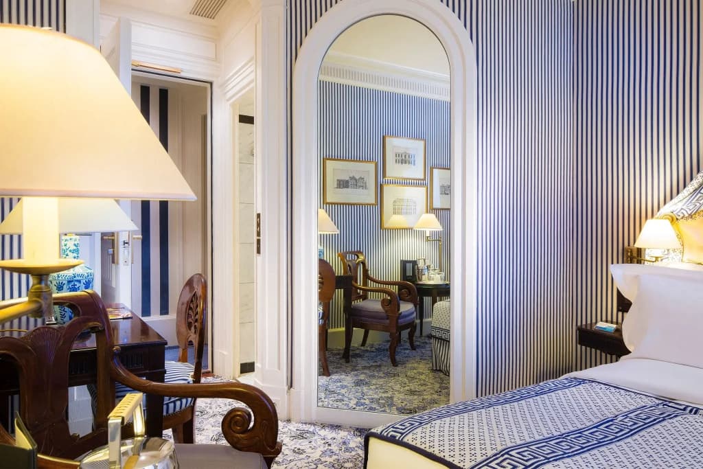 Le Dokhan’s Paris Arc de Triomphe, a Tribute Portfolio Hotel
