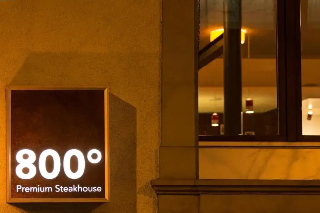easyHotel Basel City - contactless self check-in