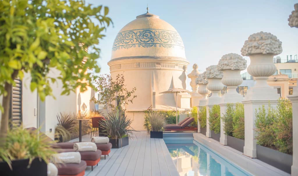 Casagrand Luxury Apartments Barcelona