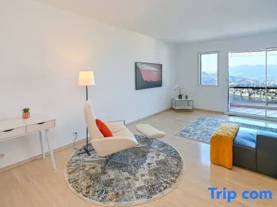 Serenity Lakefront 2 Bedrooms Retreat in Lugano