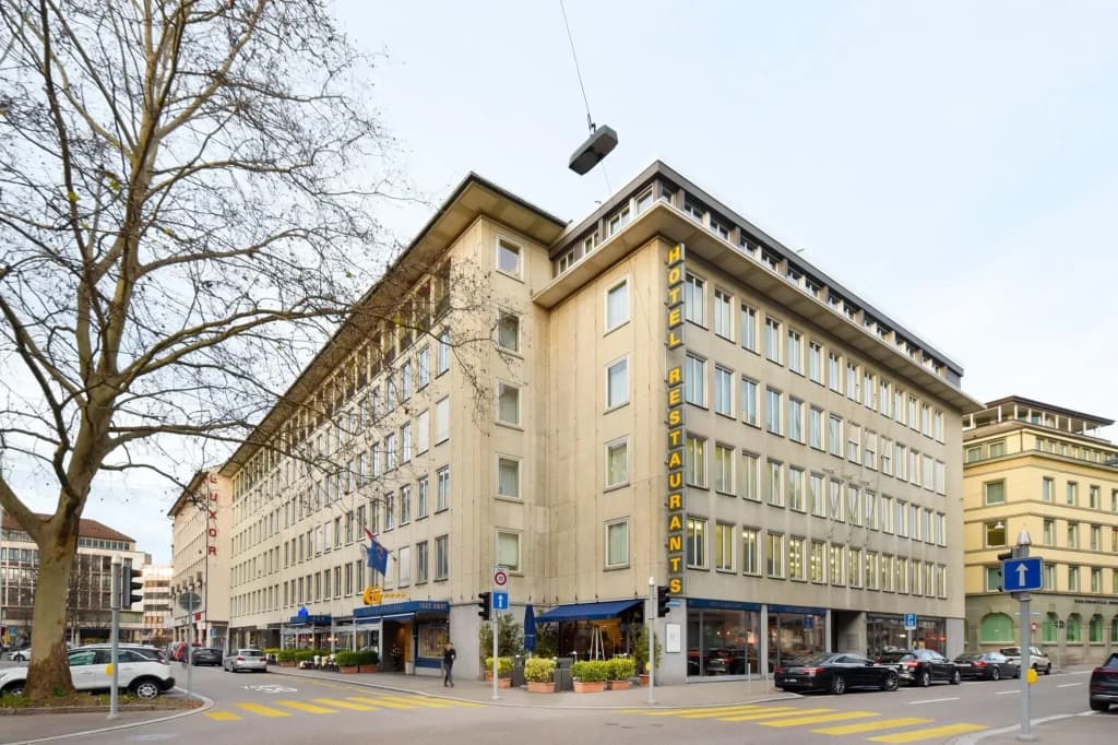Glärnischhof by Trinity